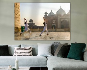 Yoga am frühen Morgen im Taj Mahal von Martijn Mureau