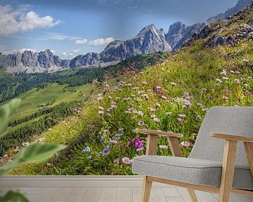 Alpen in bloei van Coen Weesjes