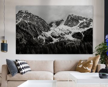 Zwart-wit foto van de Dolomieten. van Ineke Mighorst