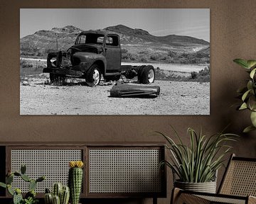 Verlaten auto in de woestijn van Amerika van de Roos Fotografie