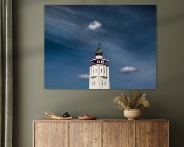 De witte vuurtoren van Harlingen met n paar wolkjes von Harrie Muis