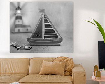 Zeilboot en vuurtoren zwart/wit van WeVaFotografie