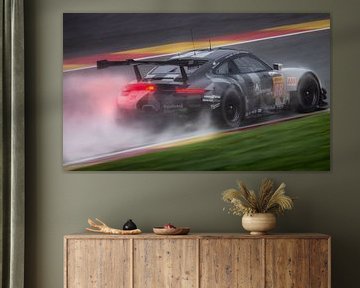 Porsche 911 GT3RS2 met regen op Spa-Francorchamps tijdens wec6hofspa van Stefano Scoop