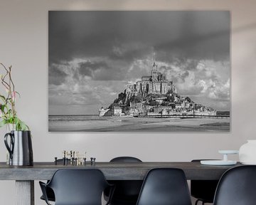 Mont Saint-Michel in schwarz und weiß von Martijn Joosse