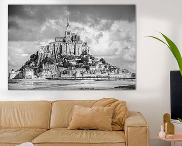 Mont Saint-Michel in zwart-wit, beeldvullend - Frankrijk van Martijn Joosse