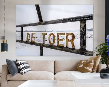 Hekwerk met tekst DE TOER van Moetwil en van Dijk - Fotografie