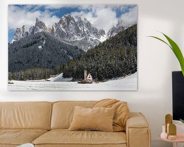 Geisler Dolomites in winter van Michael Valjak