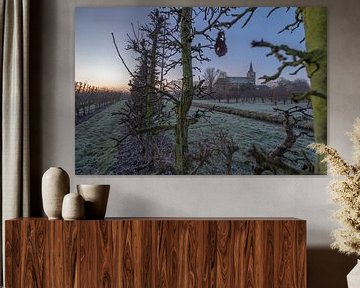 Kerk Erichem tussen fruitbomen van Moetwil en van Dijk - Fotografie