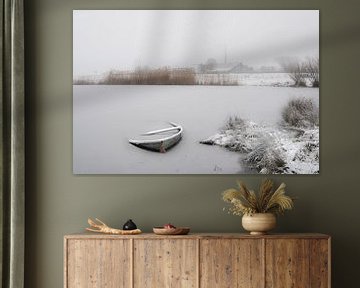 Vastgevroren roeiboot sur Moetwil en van Dijk - Fotografie