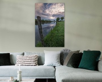 Rivier de Linge met molen De Vlinder in de Betuwe