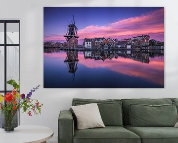 Kleurrijke zonsondergang in Haarlem van Tristan Lavender