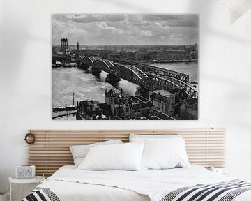Vieux pont ferroviaire de Rotterdam (1952) Noir et blanc