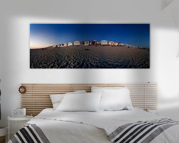 Strand von Bloemendaal mit Ferienhäusern, Strandhütten bei Nacht von Marcus Wubbe