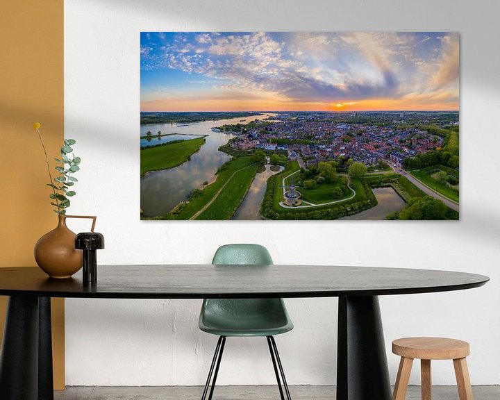 Sfeerimpressie: Zonsondergang in Gorinchem van Patrick van Oostrom
