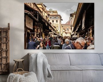 Big crowds on the Ponte Vecchio by Martijn