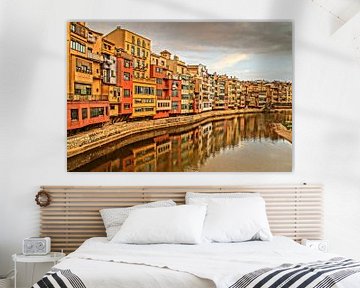 HDR opname van de rivier in Girona, met zijn kleurrijke huizen van Pauline Aalfs