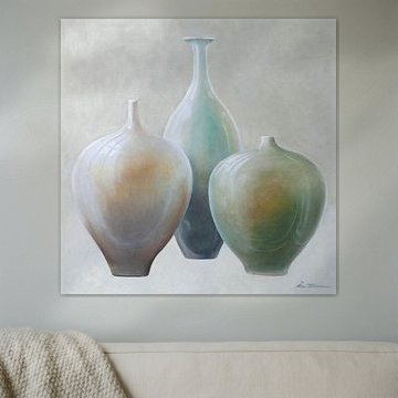 Combinaison élégante de vases dans des tons pastel sur Ine Straver