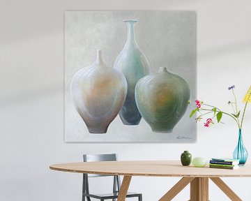 Combinaison élégante de vases dans des tons pastel sur Ine Straver