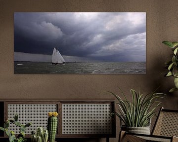 Lemsteraak sailing home by Hielke Roelevink