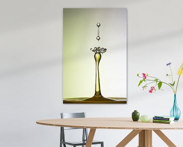 Vallende/botsende waterdruppel by Martien van Dommelen