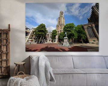 Domtoren en Domkerk in Utrecht gezien vanaf Domplein