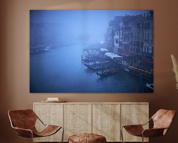 Canal Grande Venetie in de mist van Karel Ham