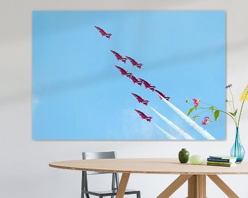 Engelse Red Arrows tijdens een vliegshow van Wim Stolwerk