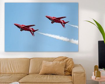 Twee solo's van de Red Arrows onderste boven van Wim Stolwerk