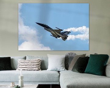 Langzaam vliegende F-16 Fighting Falcon van Wim Stolwerk