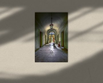 der verlassene Klosterkorridor von Frans Nijland