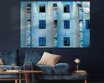 Version bleue d'un bel immeuble à Wissembourg sur Hanneke Luit