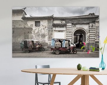 Tuk tuks in China van Claudio Duarte