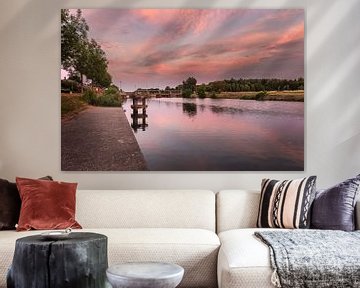 foto van een sfeervolle zonsongang aan de sluizen van de  rivier de leie in Menen, West-Vlaanderen,  van Fotografie Krist / Top Foto Vlaanderen