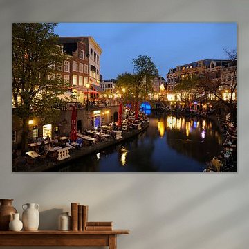 The Oudegracht in Utrecht between Jansbrug and Bakkerbrug (1) by Donker Utrecht
