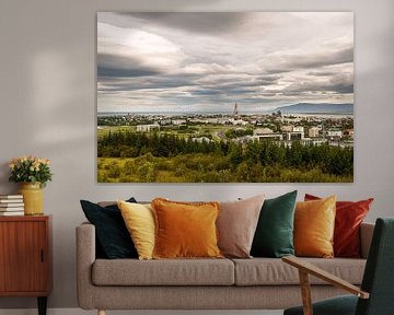 Skyline van Reykjavik van Gerry van Roosmalen