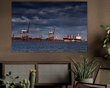 Rotterdamse haven in de wolken van Robert Jan Smit