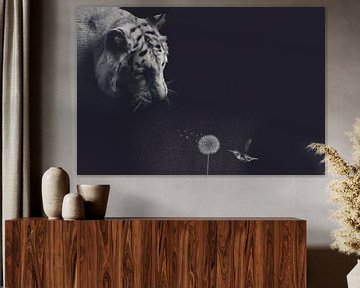 Tigre avec colibri sur fond noir et filtre vintage sur Designer