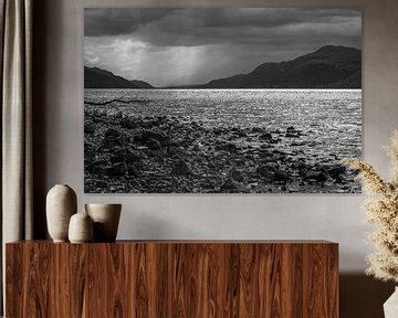Uitzicht op Loch Ness van Pascal Raymond Dorland
