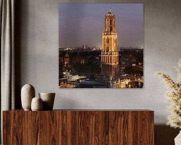 De Dom in de avond gezien vanaf de Neudeflat van De Utrechtse Grachten