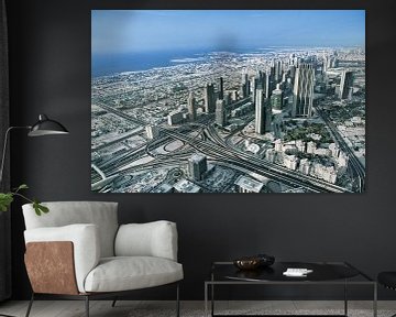 Dubai skyline met prachtige stad dicht bij de drukste snelweg van Tjeerd Kruse