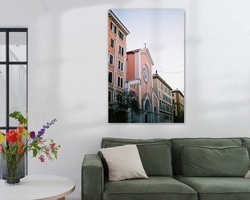 Pastellfarben in Rom von Raisa Zwart Reisefotografiedrucke