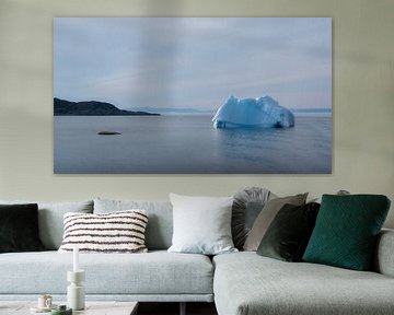 IJsberg op zee in het westen van Groenland van Ralph Rozema
