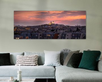 Panoramablick auf den Montmartre und die Sacre Coeur bei Sonnenuntergang von Ralph Rozema
