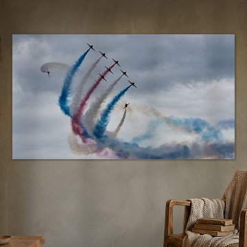 L'équipe de démonstration de la RAF Red Arrows dans la formation de Corkscrew