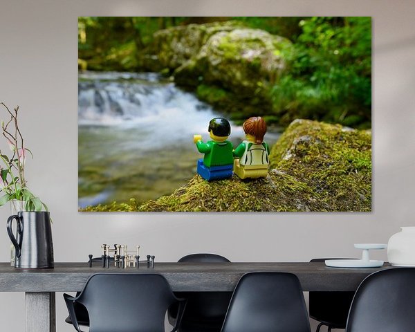 Lego poppetje in natuurlandschap