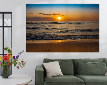 Mooie kleurrijke zonsondergang op het strand van Eigenwijze Fotografie