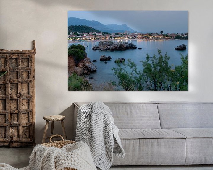 Sfeerimpressie: Uitzicht op het Griekse kustdorpje Stoupa van Miranda van Hulst