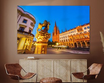 Stadspaleis en nieuw stadhuis in Wiesbaden bij nacht van Werner Dieterich