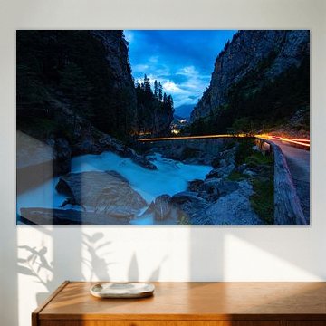 Kander Wasserfall bei Nacht