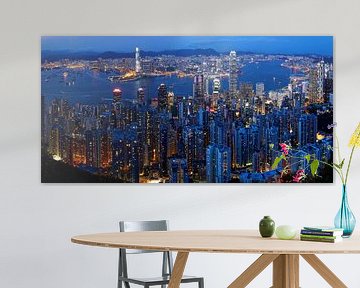 Skyline de Hong Kong le soir sur Atelier Liesjes